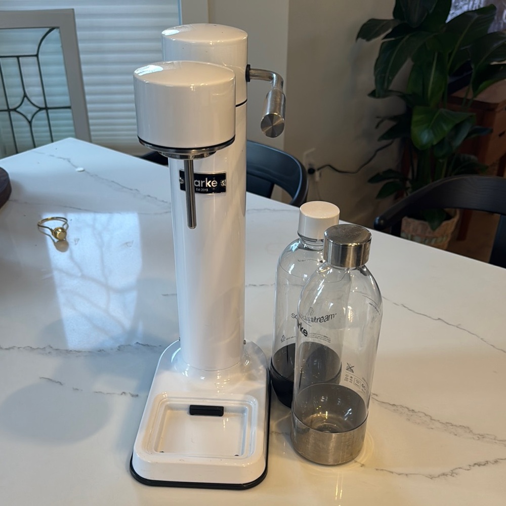 SodaStream White Sparkling Water Maker